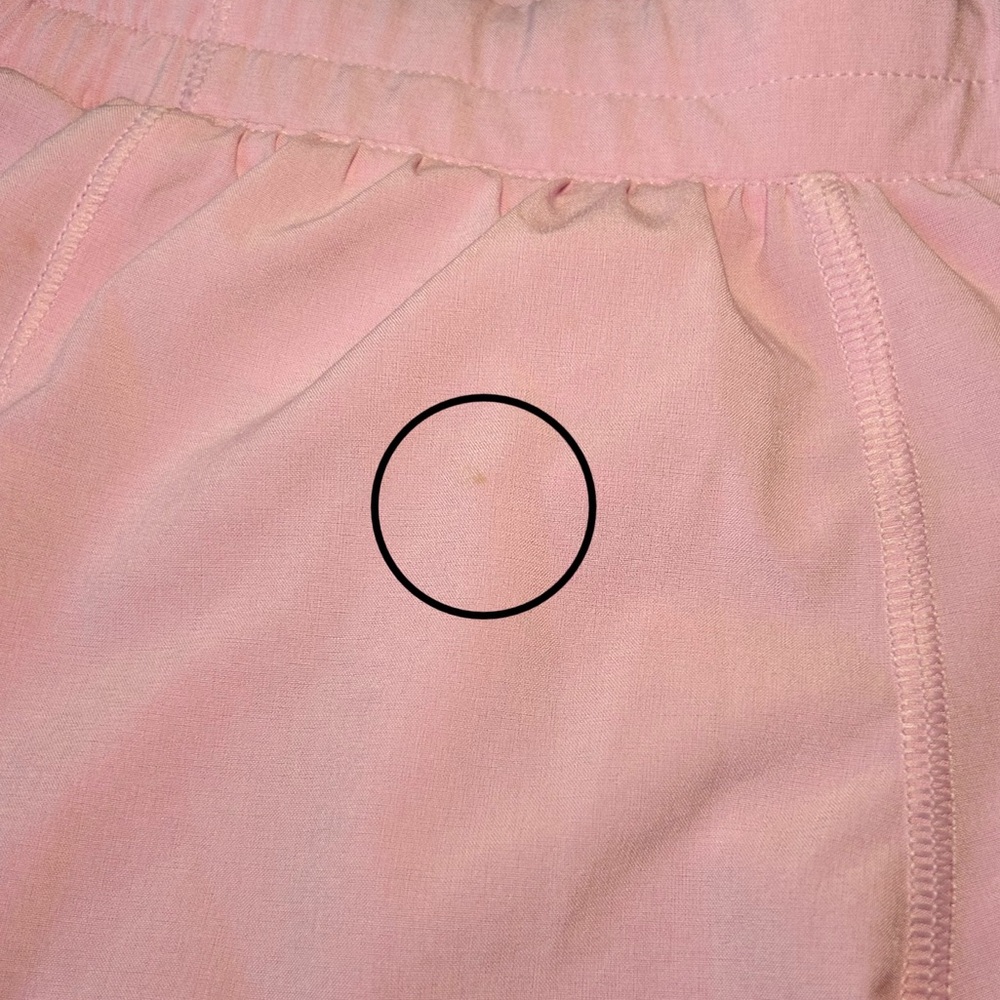 Lululemon Hotty Hot Shorts 2.5” Peony Pink | Size 8 - Picture 6 of 8